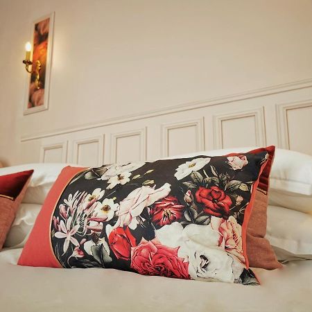 Belle Reine - 3 Appartements En Coeur De Centre-Ville Aix-les-Bains Eksteriør billede